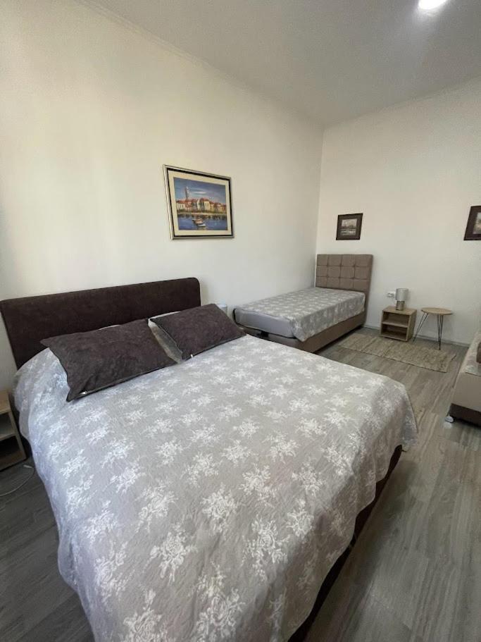 Apartment Milijana Subotica Bagian luar foto