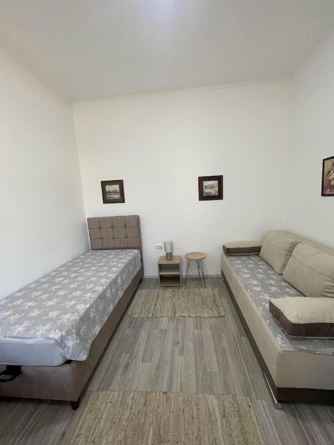 Apartment Milijana Subotica Bagian luar foto