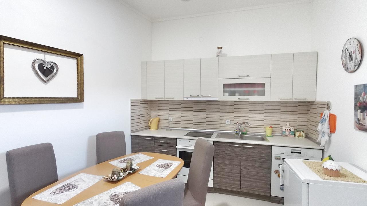 Apartment Milijana Subotica Bagian luar foto